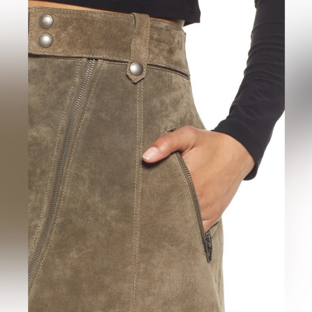 NWT BLANKNYC Women's Zip Suede Miniskirt. Size 26/2. - Picture 3 of 6